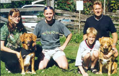 Camilla och Mats med Foxy, 
Patrik och Kjell med Nelly